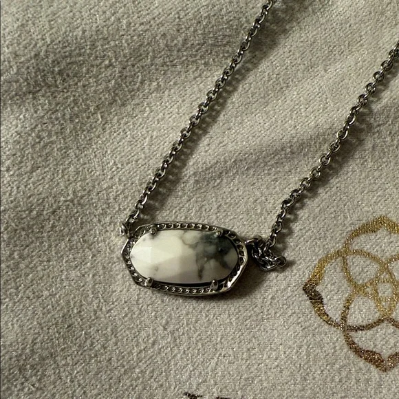 Kendra Scott Silver Pendant Necklace - marbled - Picture 3 of 5